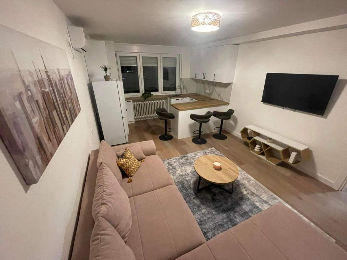 Promenada Apartment Novi Sad Esterno foto